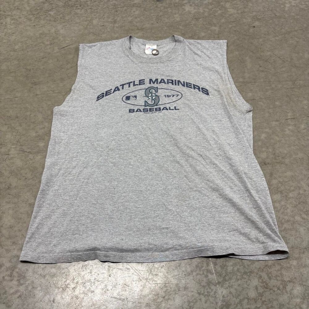 Majestic-athletic Men's Grey Vest